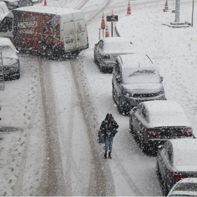 Van'da yoğun kar! 40 yol kapandı!