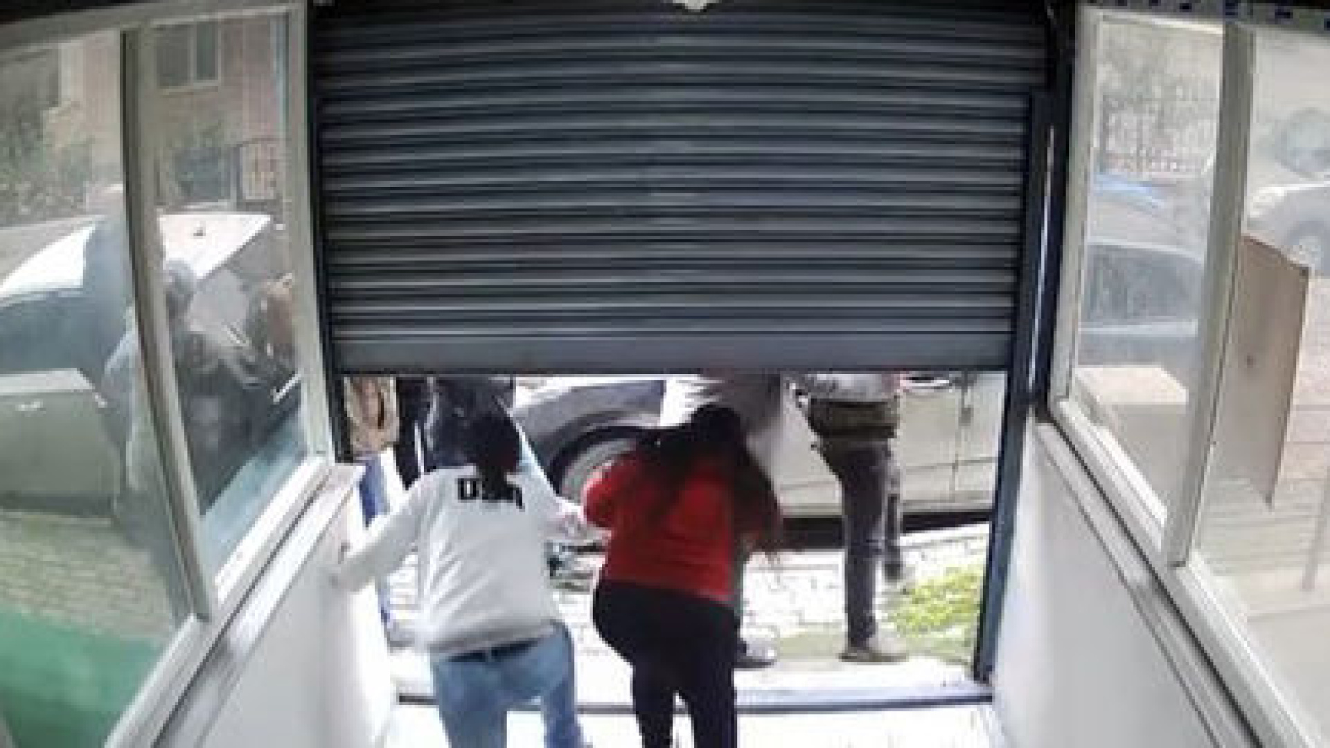Avcılar'da İşyerinde Taciz İddiası: Esnaf Müdahale Etti, Şüpheli Gözaltında