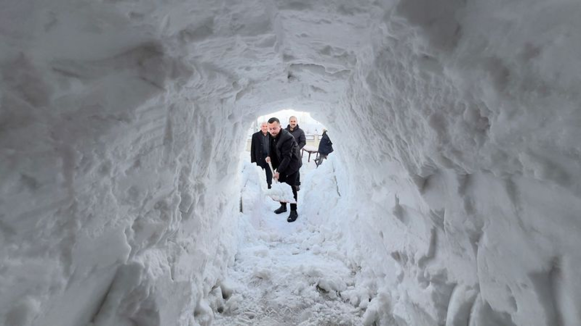 Rusya değil Hakkari! İş yerine böyle gidiyor! | Son dakika haberleri