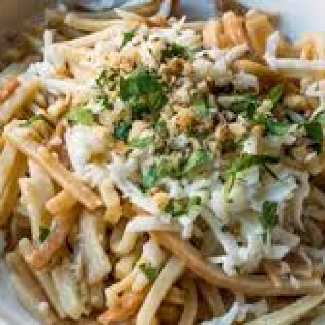 Erişte salatası tarifi