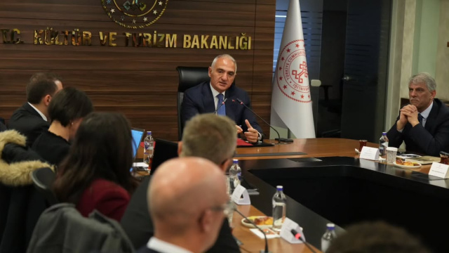 "Türkiye'nin turizm gücünü dijital platformlarda büyütmeye devam edeceğiz"