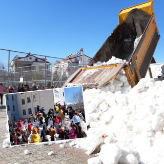 Kar yağmayan ilçeye kamyonla kar getirdiler!