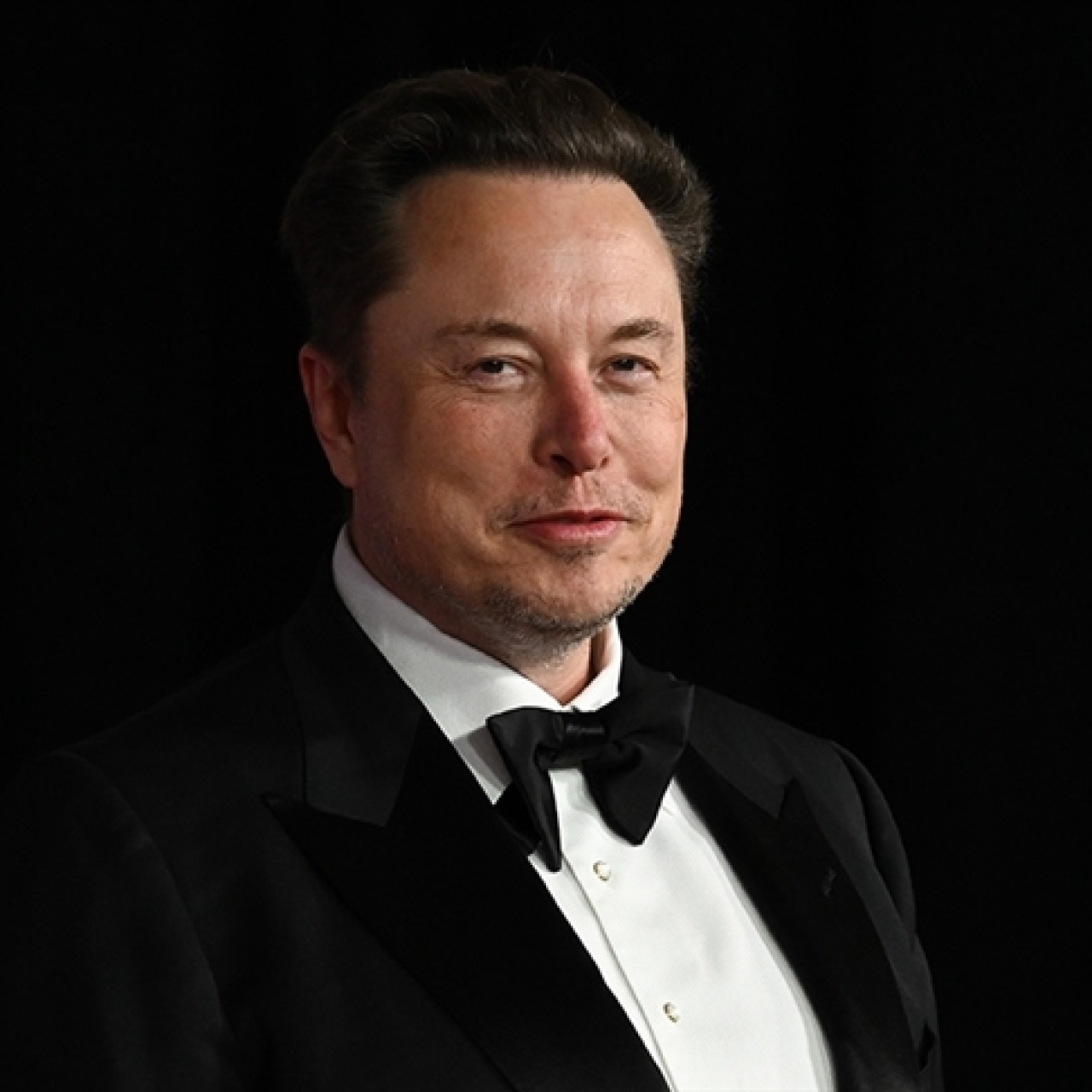 Serveti 800 milyar doları aştı