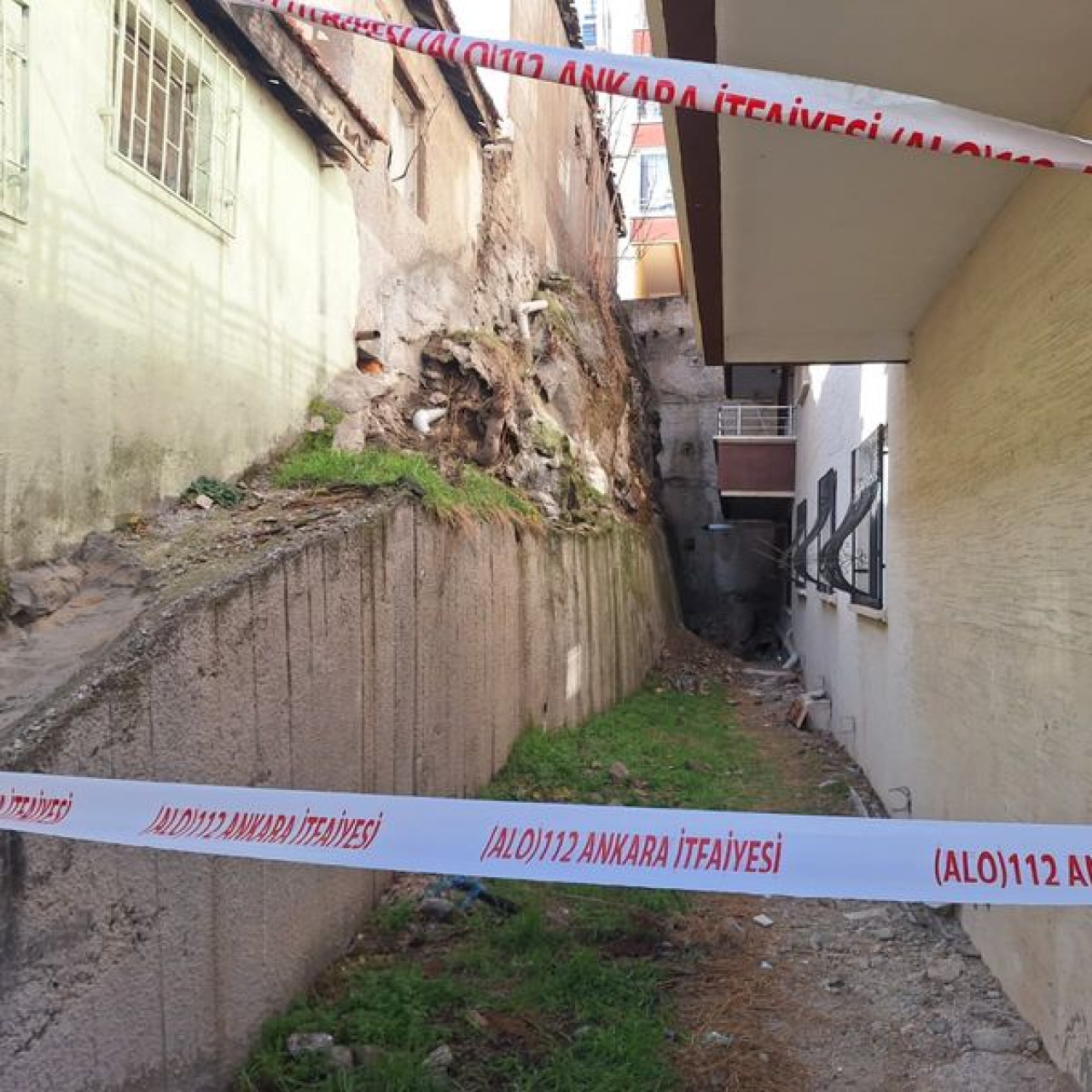 Heyelan... İki bina tahliye edildi!