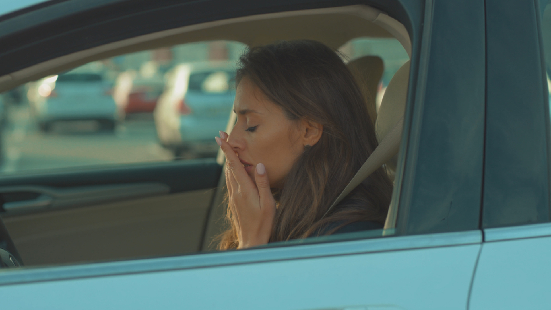 Uzun yolculuklar kulağa bir kabus gibi mi geliyor? Arabada yaşanan mide bulantısının bilinmeyen nedenleri ve çözüm yolları!