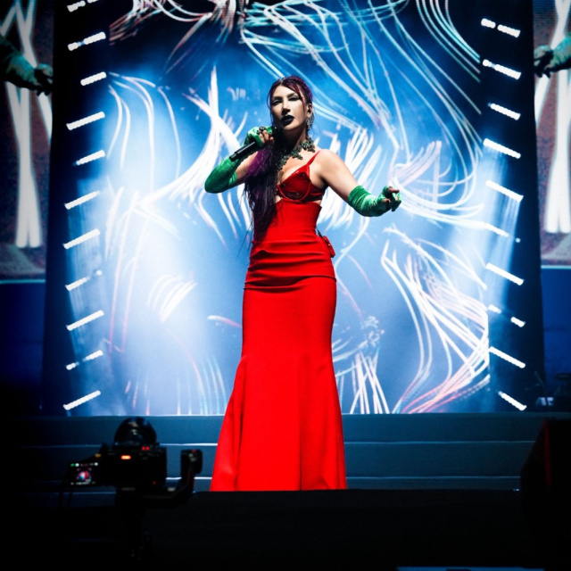 Hande Yener sahnesinde duygu dolu anlar