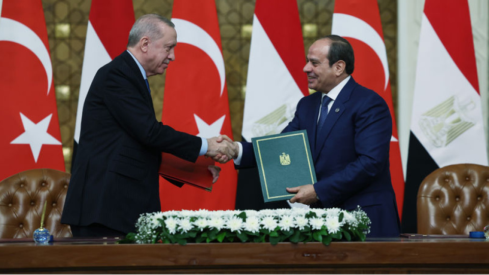 Cumhurbaşkanı Erdoğan Kahire'de