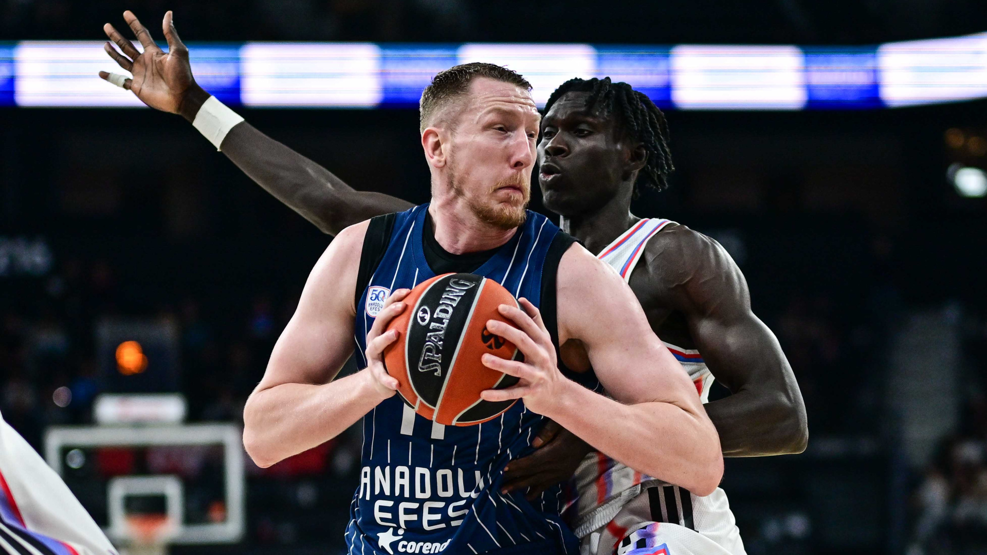 Anadolu Efes'te Rolands Smits'in Sakatlık Durumu Açıklandı: Uyluk Kanaması