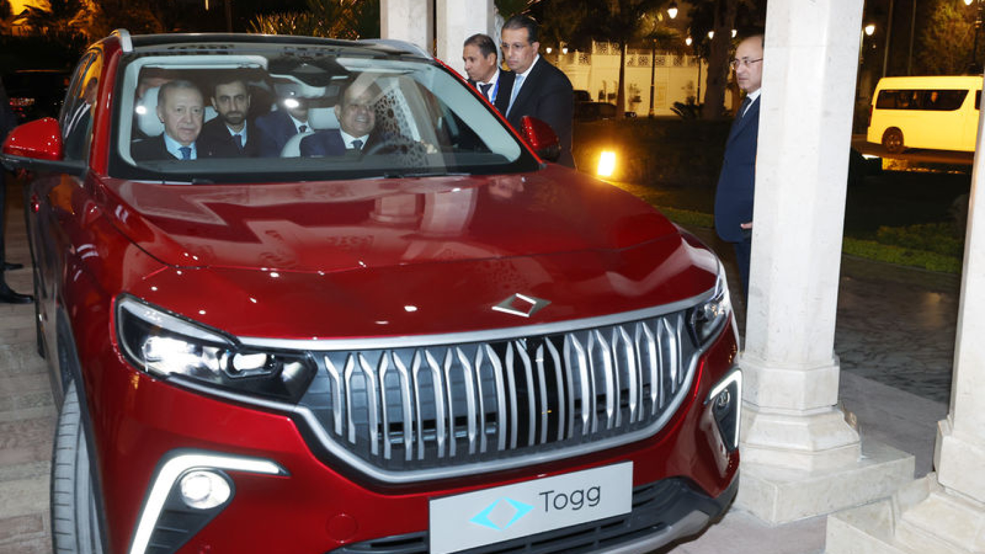 Cumhurbaşkanı Erdoğan, Mısır Ziyaretinde Sisi'ye Togg Hediye Etti