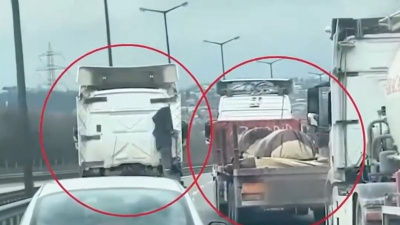 Sol şeridi işgal eden TIR sürücüsüne ceza