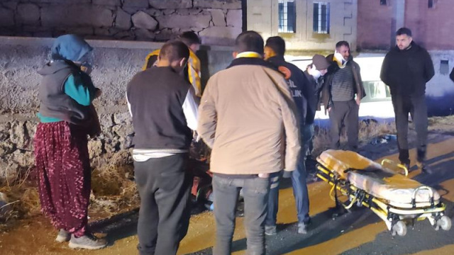 İşçileri taşıyan minibüs duvara çarptı: 14 yaralı