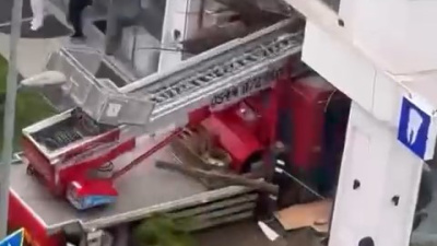 Vinç diş polikliniğine girdi!