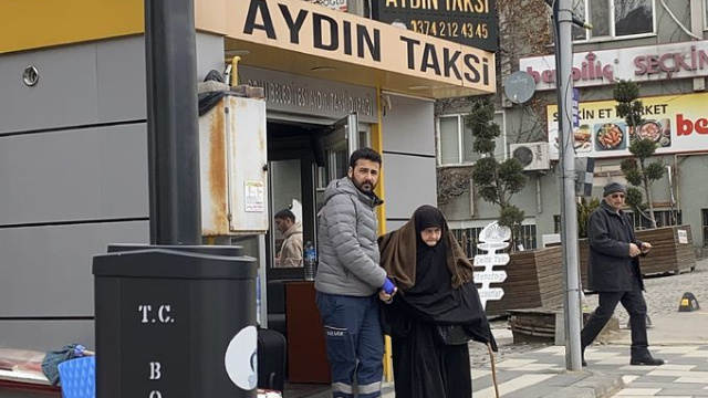 Çarptılar, durağa bırakıp kaçtılar