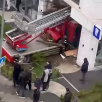 Vinç diş polikliniğine girdi!