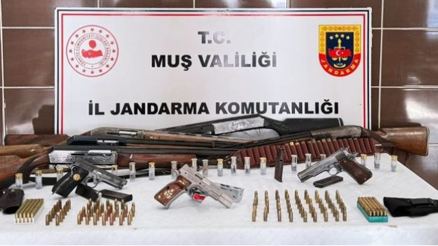 Muş'ta silah ve mühimmat ele geçirildi