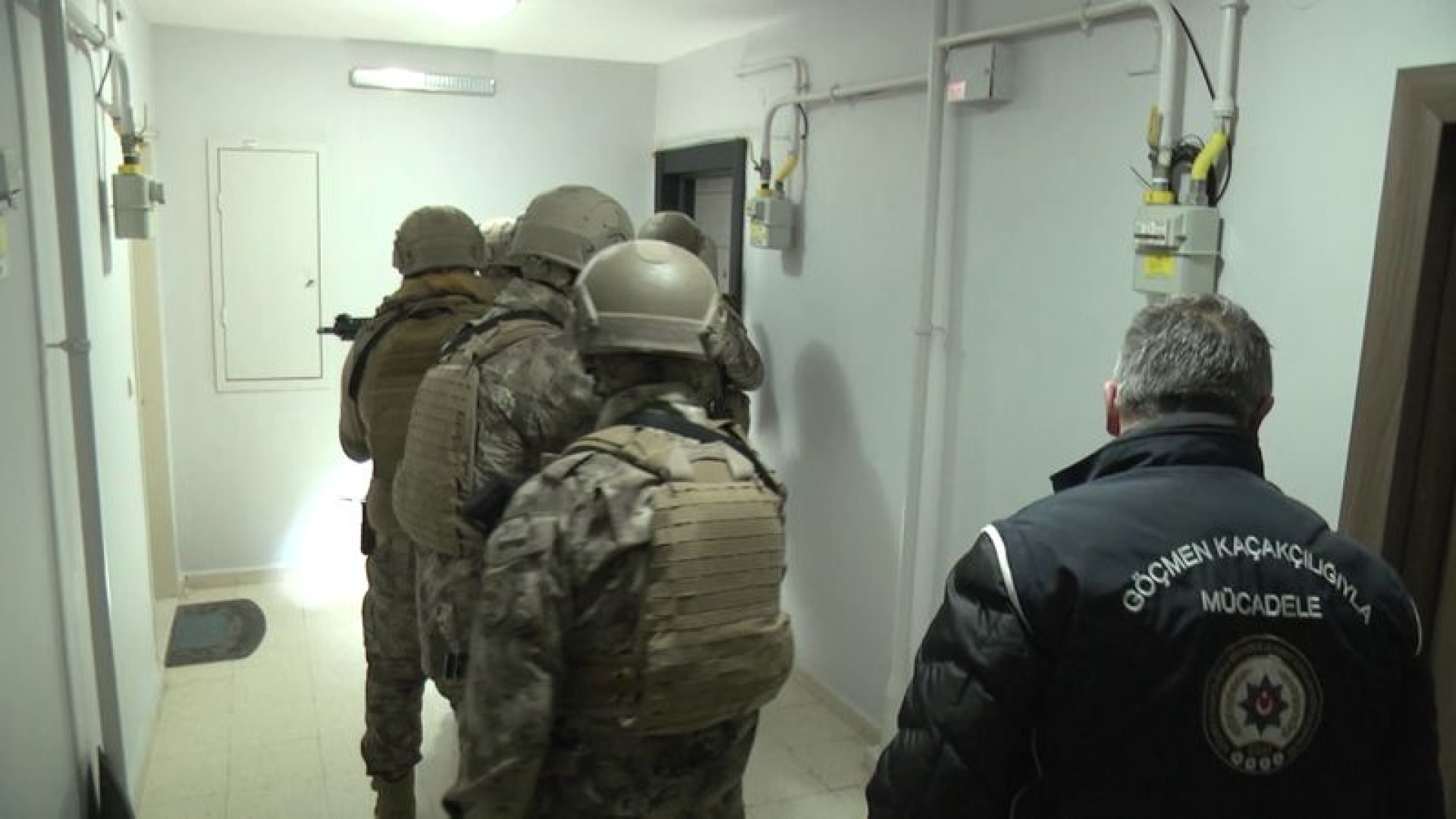 Kocaeli Merkezli 3 İlde Göçmen Kaçakçılığı Operasyonu: 11 Tutuklama