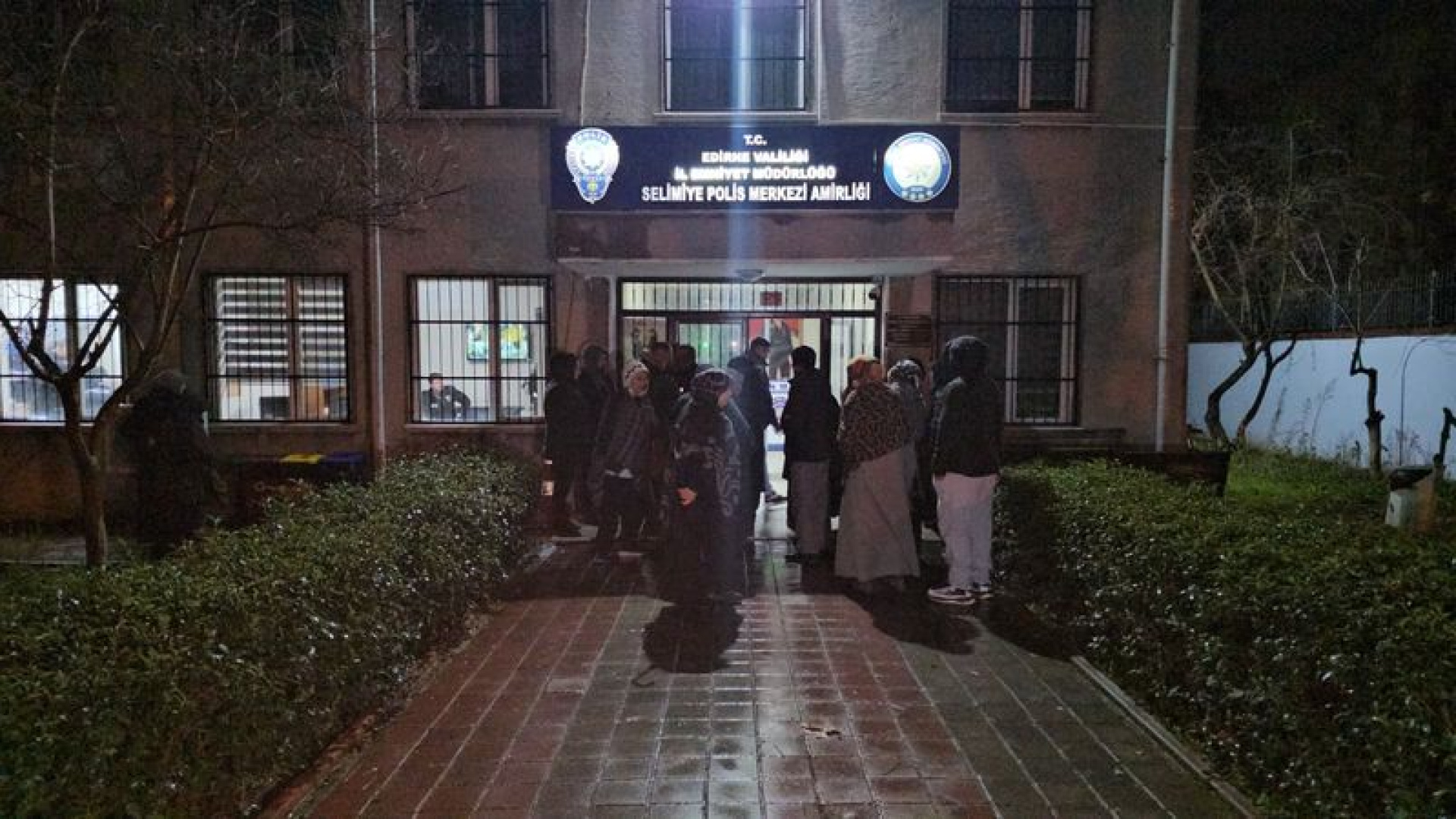 Edirne'de Umre Vaadiyle 17 Kişi Dolandırıldı: Polise Başvurdular