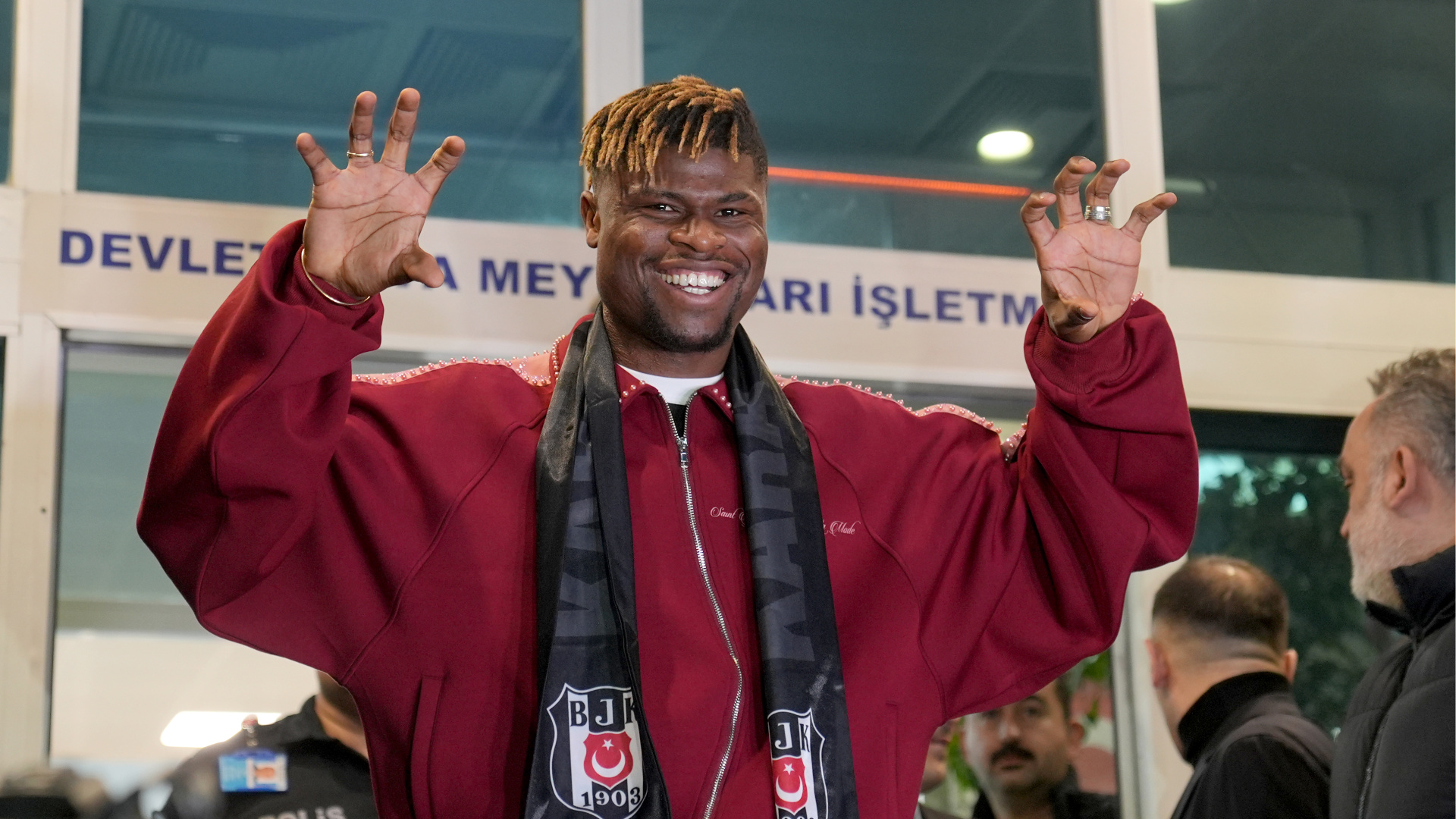 Emmanuel Agbadou, Beşiktaş için İstanbul'da! - Futbol Haberleri