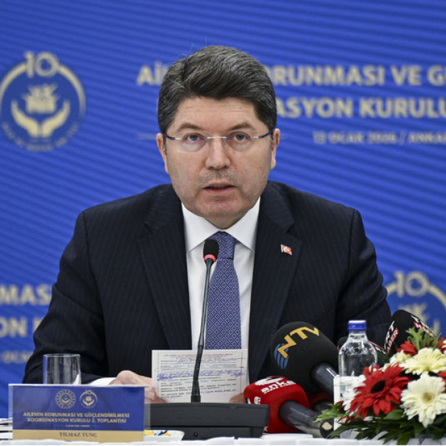 Bakan Tunç'tan deprem davaları açıklaması