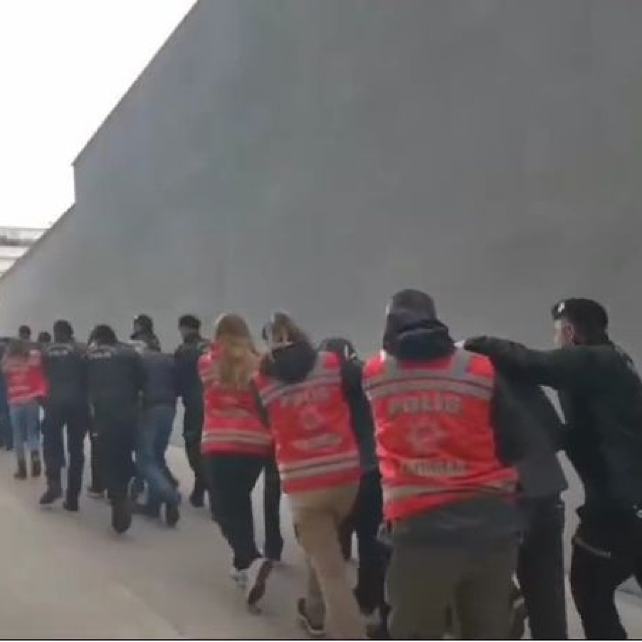 'Yatırım vaadi' dolandırıcılığı; 65 gözaltı