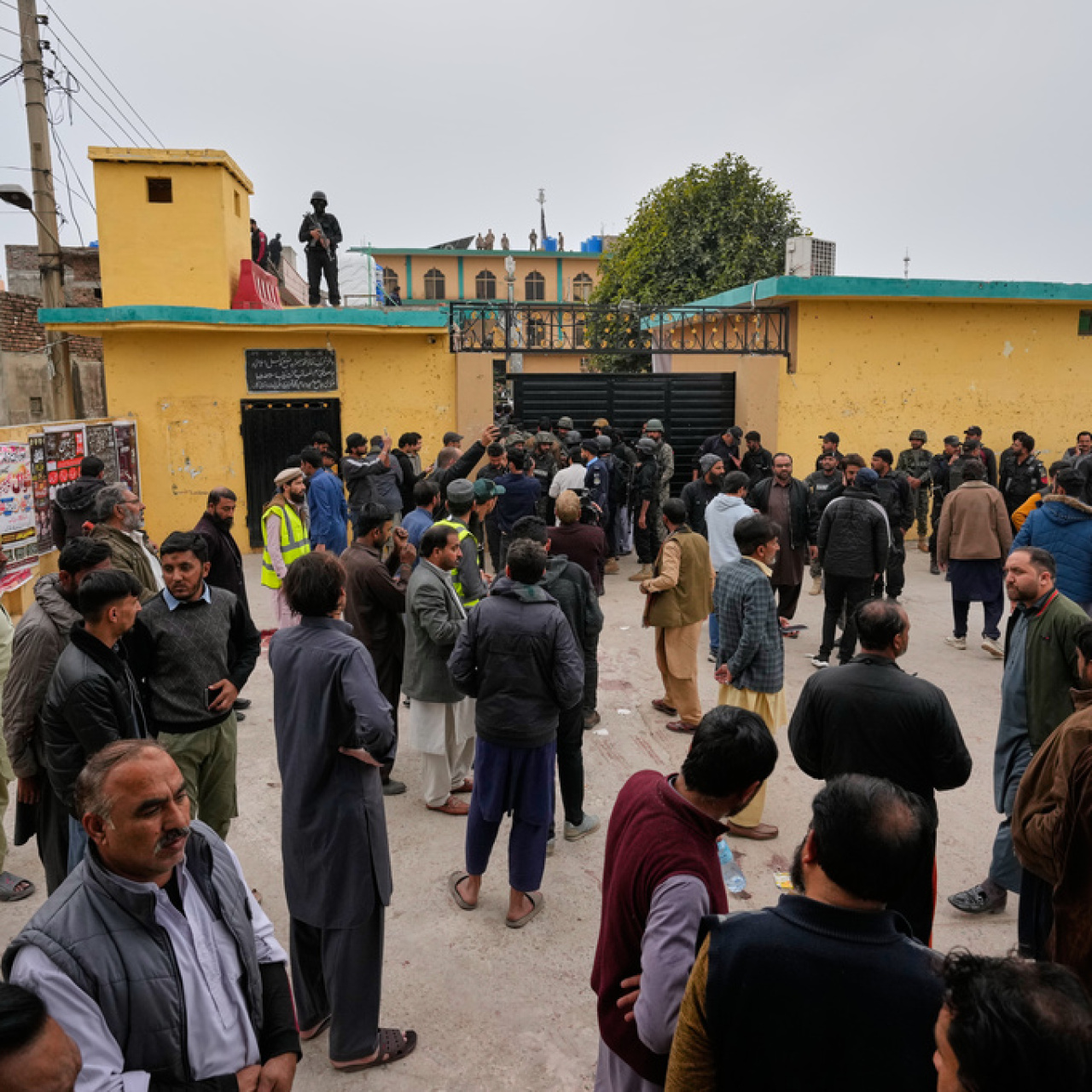 Pakistan'da camide patlama: 31 ölü, 169 yaralı