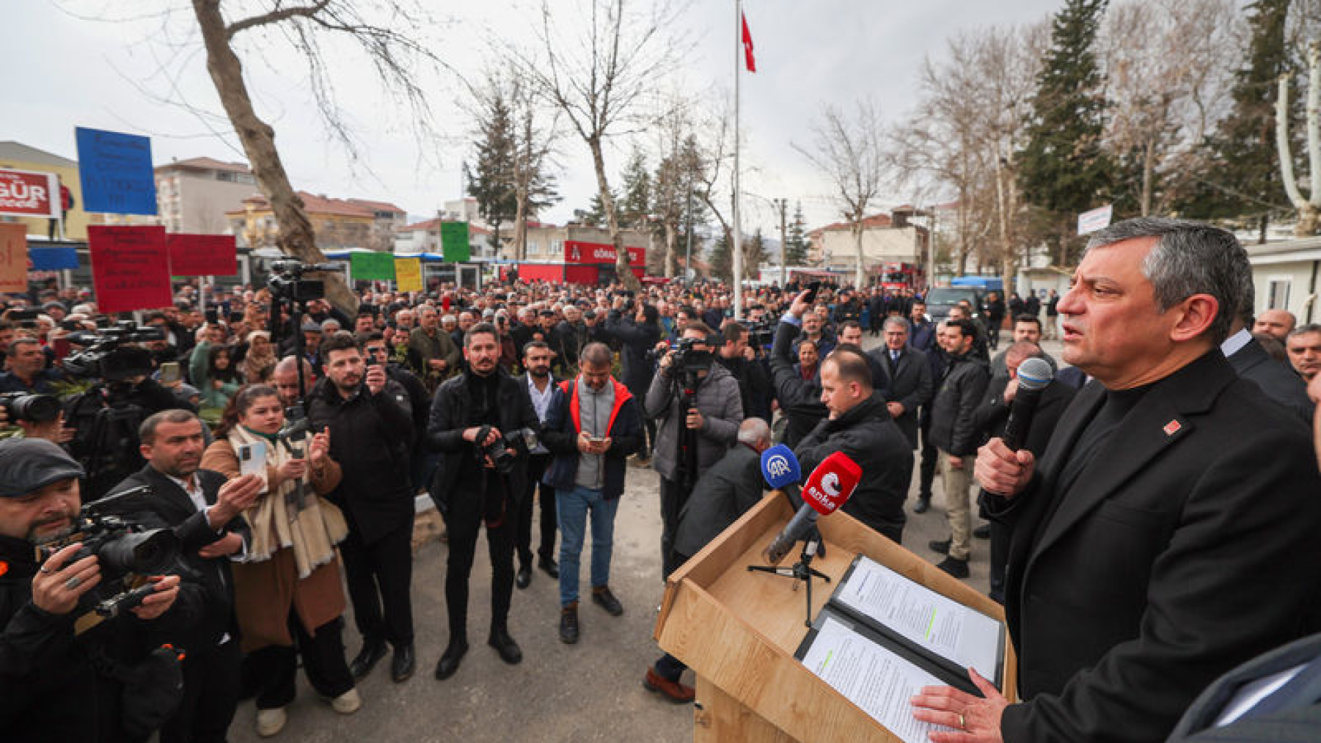 CHP Genel Başkanı Özgür Özel: Depremde Parti Ayrımı Olmaz, Şehirler Düzelsin