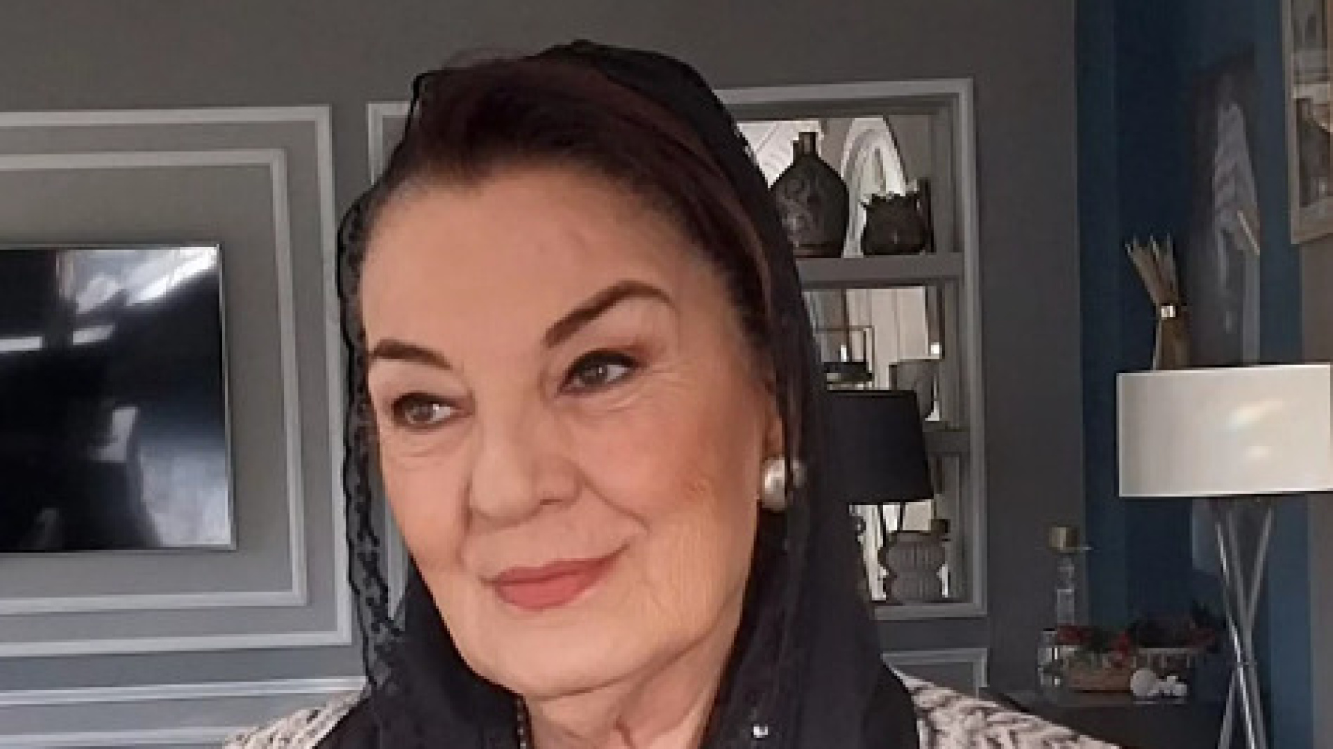 Usta Oyuncu Nevin Efe, 78 Yaşında Hayatını Kaybetti
