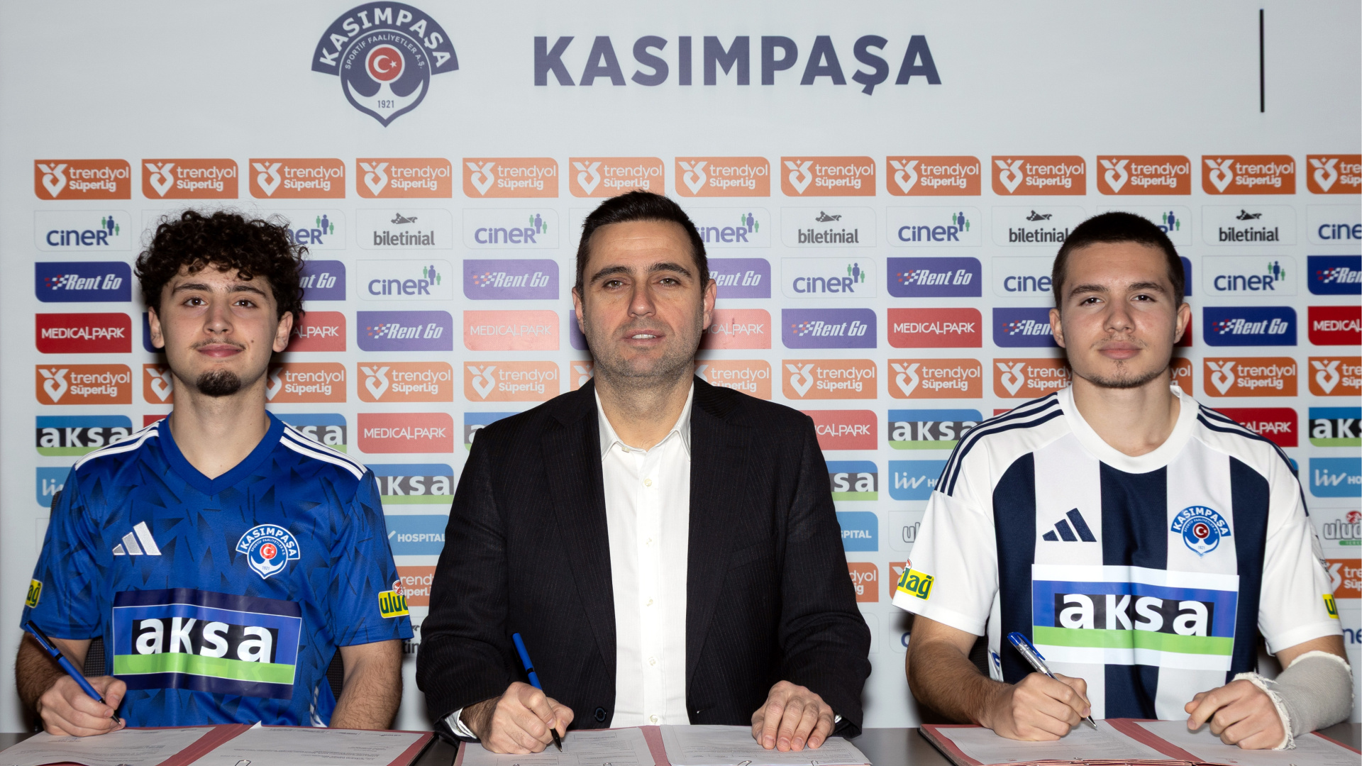 Kasımpaşa Transferde Gençlik Hamlesi Yaptı: Üç Yetenekle Sözleşme İmzalandı