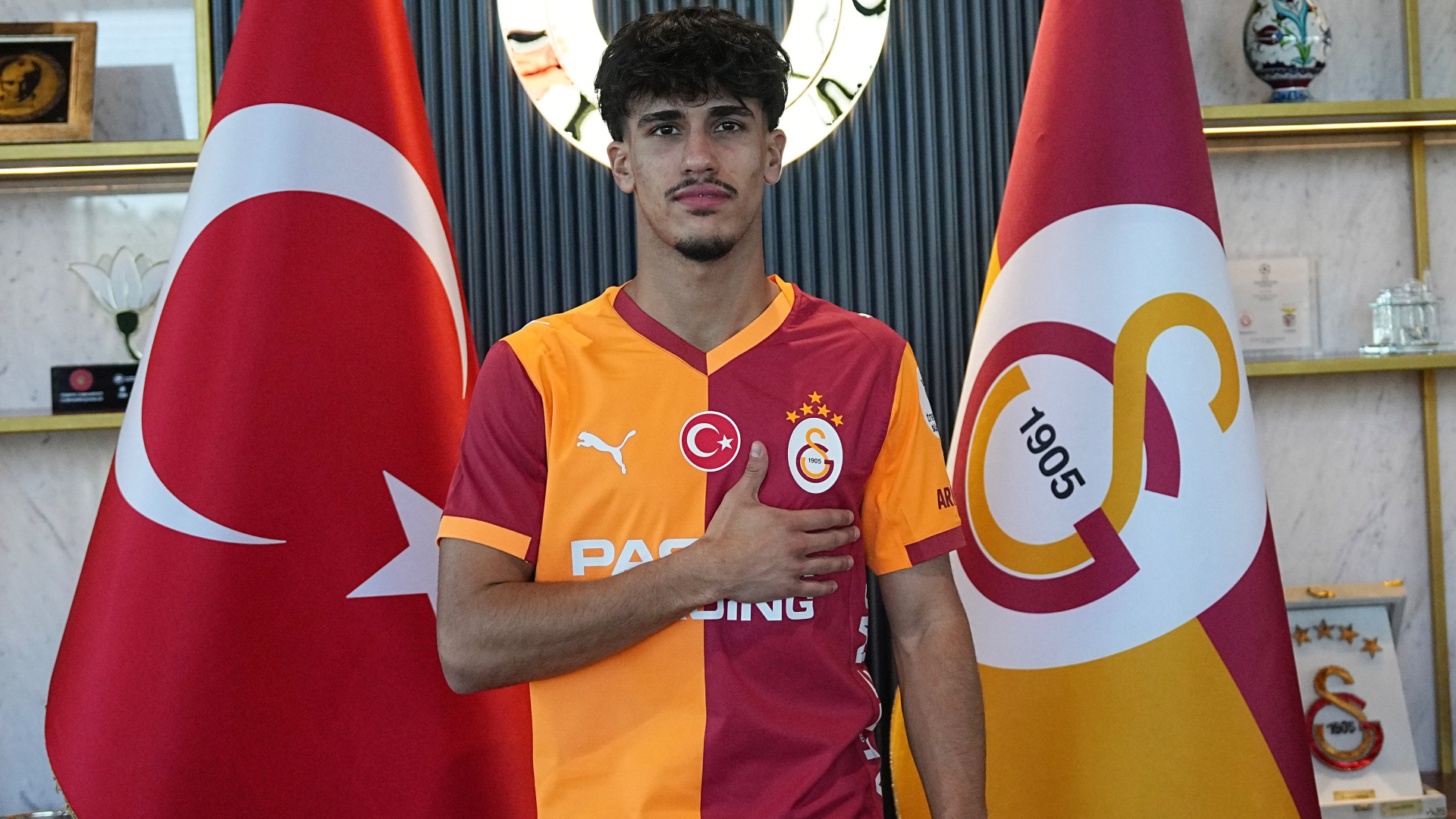 Can Armando Güner Galatasaray'da! Sarı-Kırmızılılar Genç Yeteneği Transfer Etti