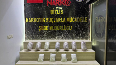 İki araçtan 17 kilo 500 gram uyuşturucu çıktı