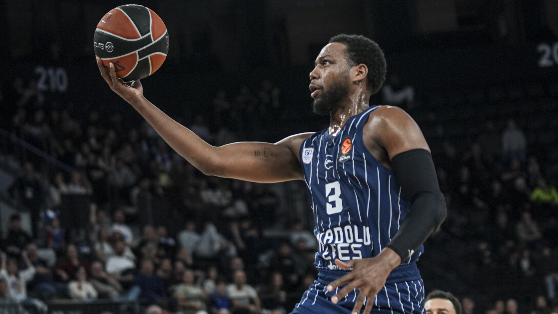 Anadolu Efes, EuroLeague'de Zalgiris'i Sahanında Mağlup Etti