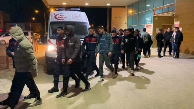 İki ilde 19 düzensiz göçmen yakalandı