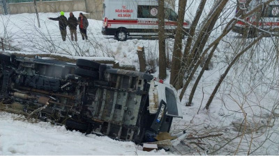 Servis şarampole yuvarlandı: 6 yaralı