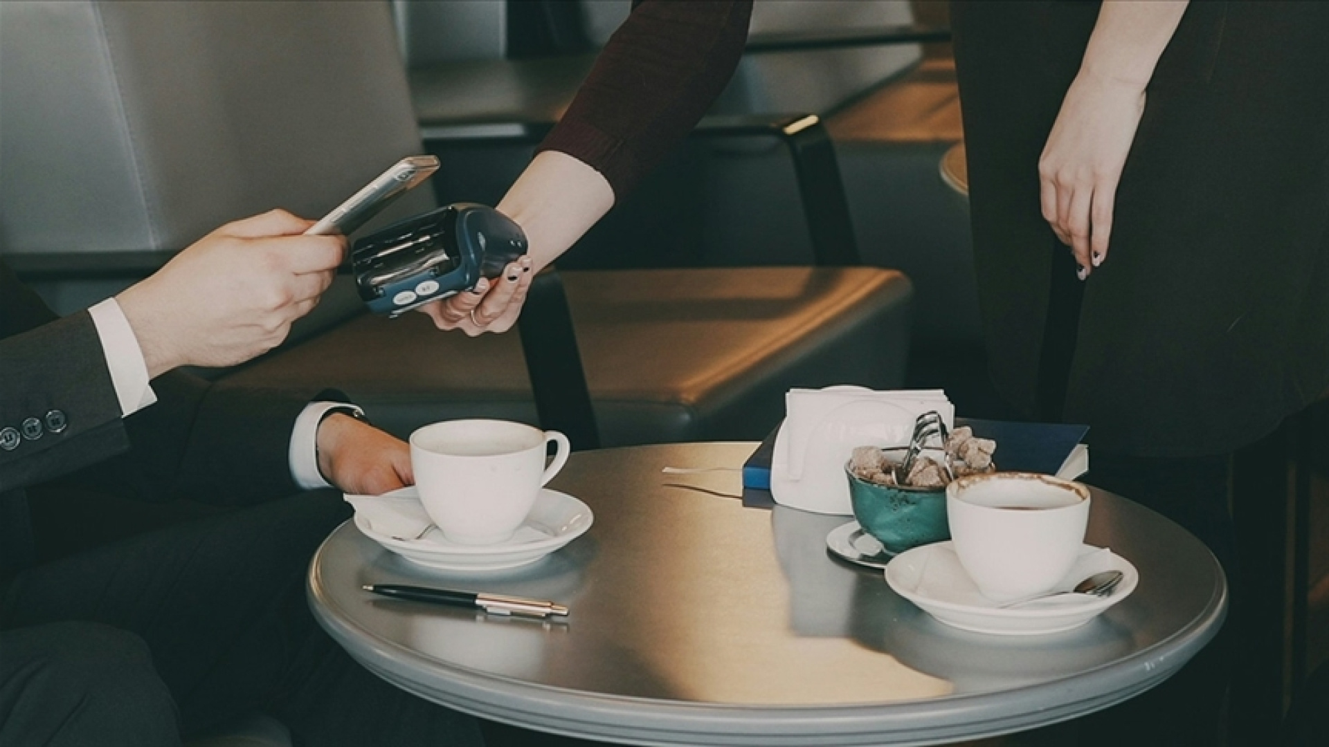 Servis ücretinin, menüye yansıtılmasına müsaade ed…