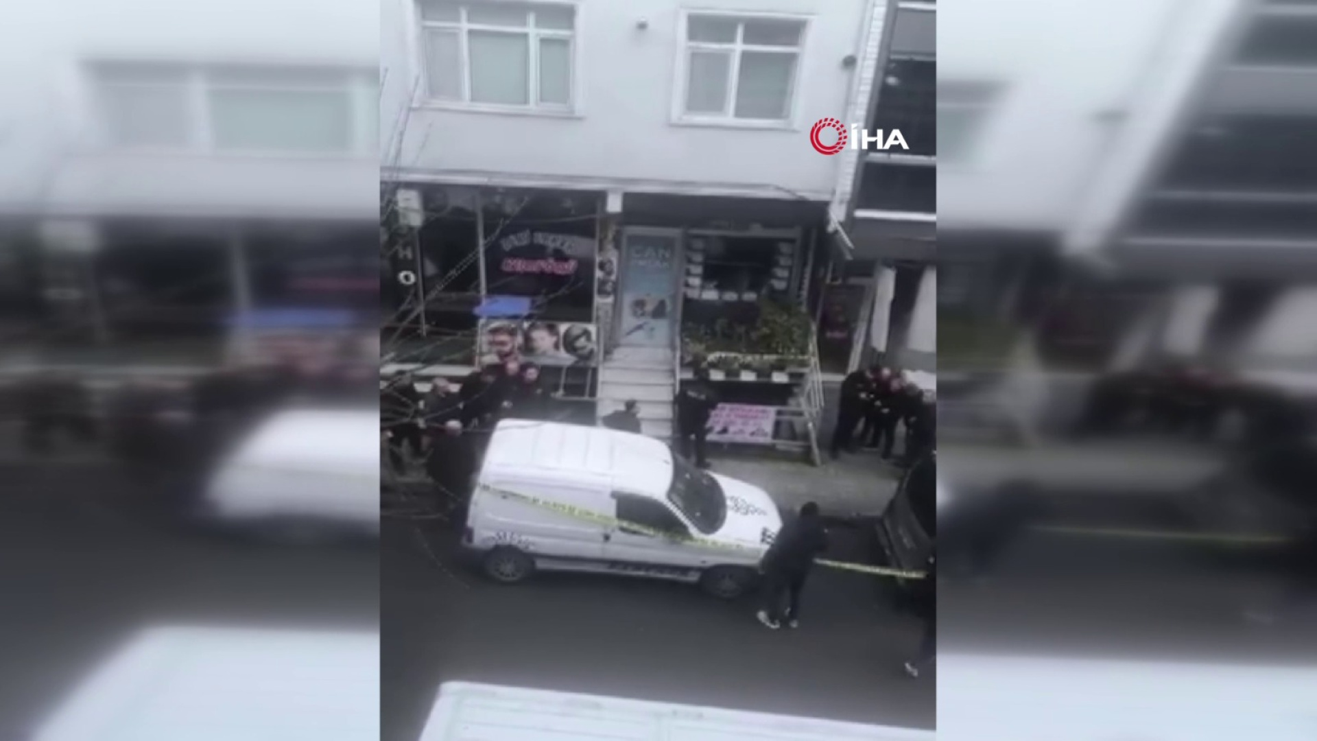 Küçükçekmece'de Emlakçıya Silahlı Saldırı: Motosikletliler Dükkana Ateş Açtı