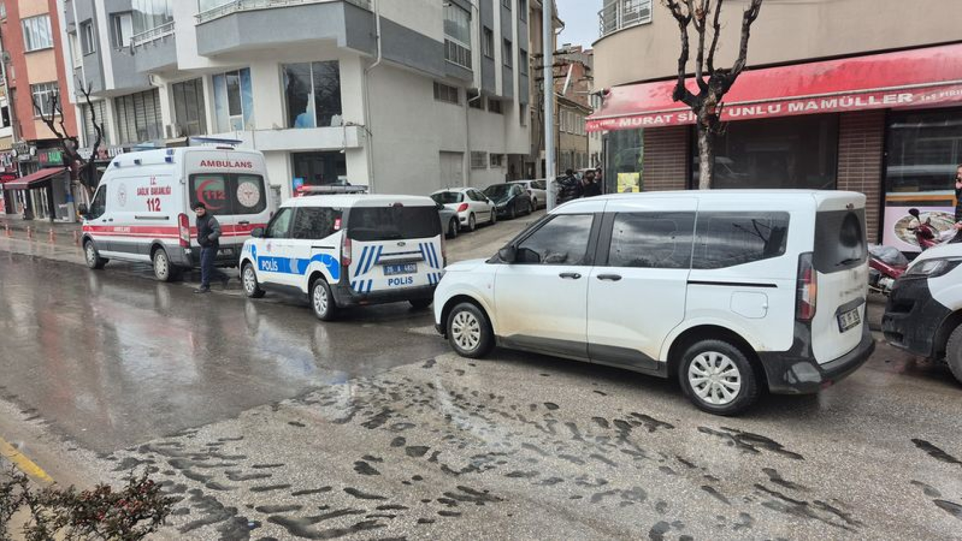 Eskişehir'de 7 Katlı Binanın Çatısından Düşen İşçi Hayatını Kaybetti