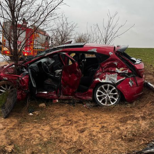 TIR ile otomobil çarpıştı: 2 ölü