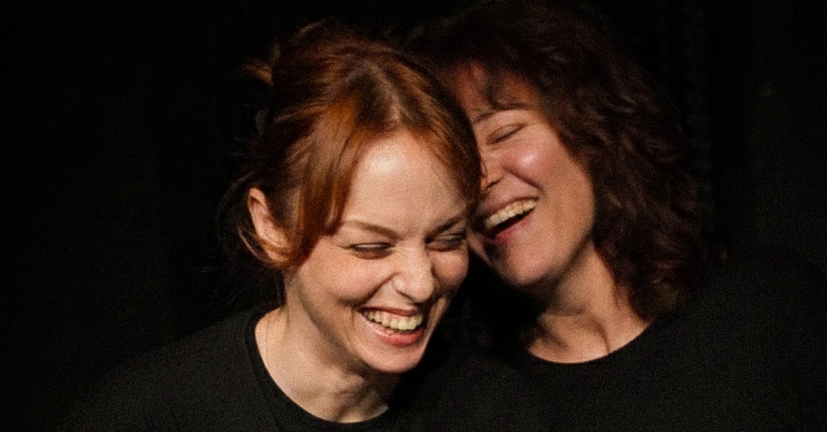 'Ballı Süt': İki Kız Kardeşinin Trajikomik Yüzleşme Tiyatroseverlerle buluşmaya hazırlanıyor