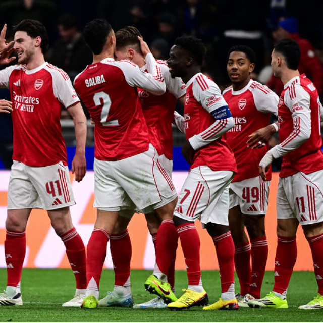 Arsenal, üç puanı üç golle aldı!