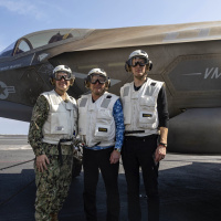 Witkoff ve Kushner'den USS Abrahman Lincoln'e ziyaret