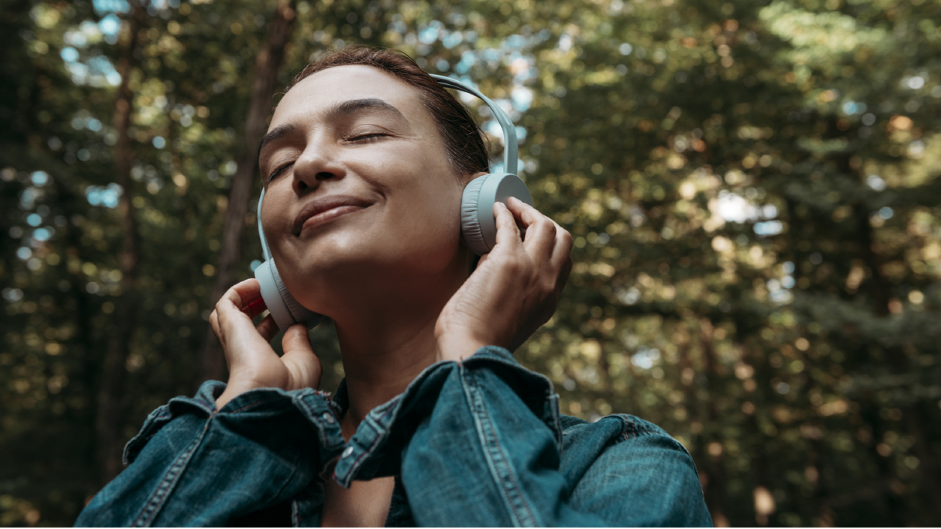Tekrar tuşunun psikolojisi: Bir şarkı nasıl vazgeçilmez olur?
