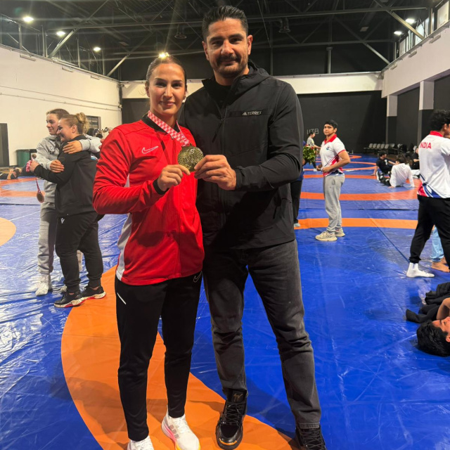 Buse Tosun Çavuşoğlu'ndan altın madalya!