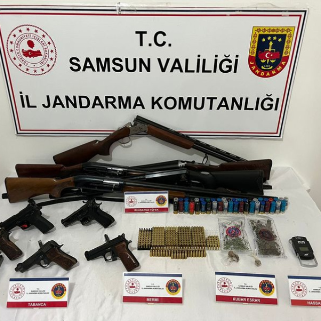 Uyuşturucu ve silah kaçakçılığı: 3 gözaltı