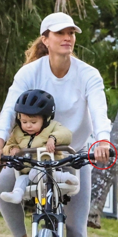 Bebeğiyle bisiklet turunda