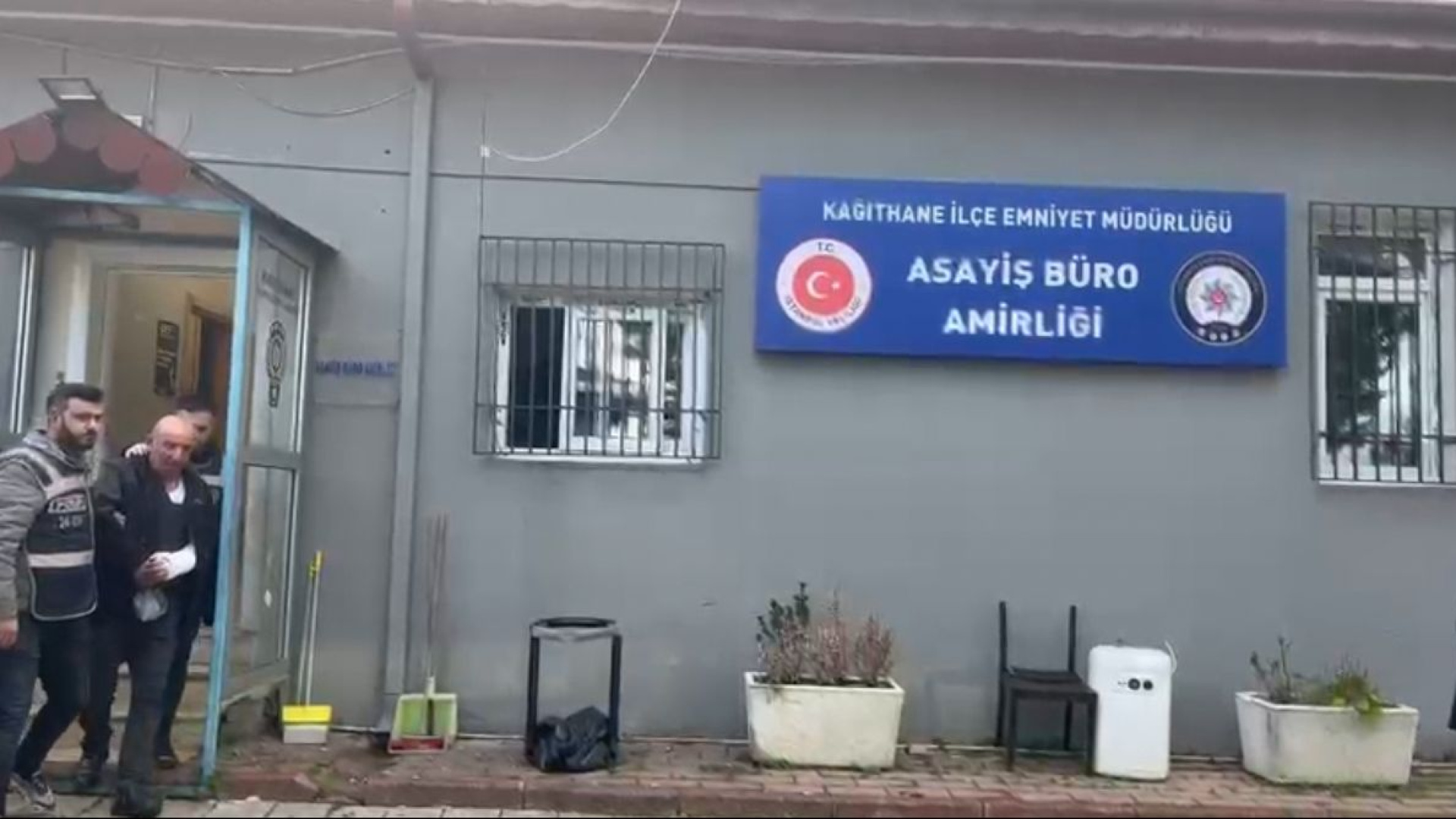 Annesinin cenazesinde kardeşini öldürdü, ifadesi kan dondurdu! | Son dakika haberleri