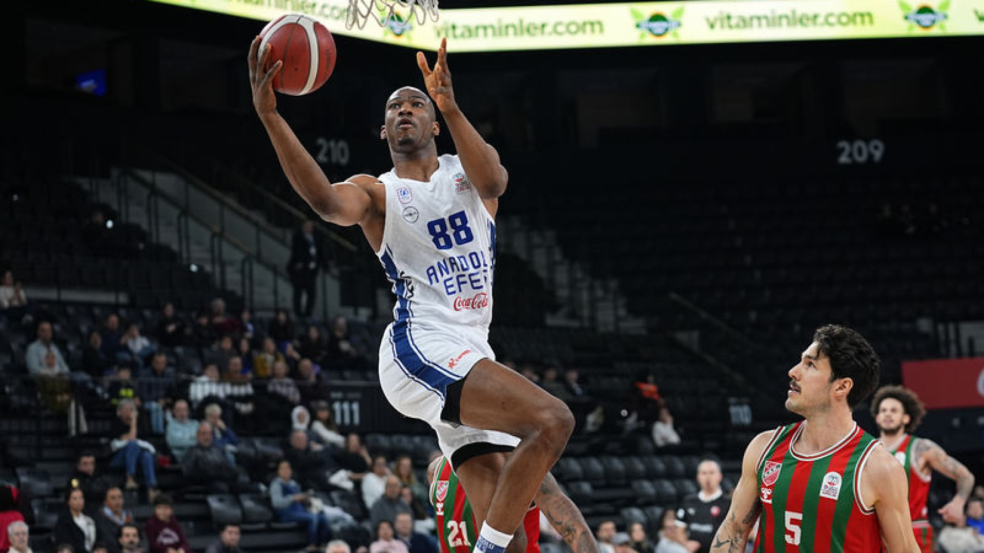 Anadolu Efes, Karşıyaka'yı 98-81 Mağlup Etti: Süper Lig'de 19. Hafta Zaferi