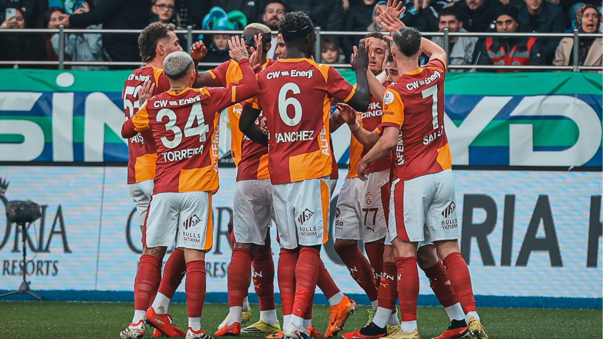 Galatasaray, Çaykur Rizespor Deplasmanında Liderliğini Pekiştirmek İstiyor