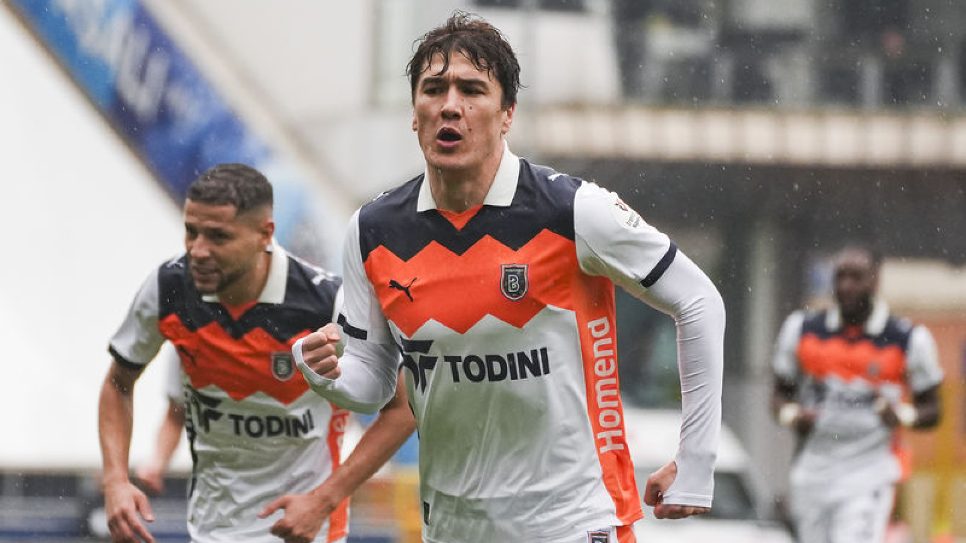 Başakşehir, Eyüpspor'u 2-1 Mağlup Ederek Deplasmanda 4. Galibiyetini Aldı