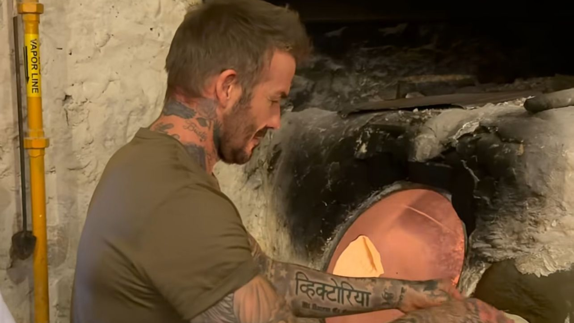 David Beckham, tandır ekmeği pişirdi - Magazin haberleri