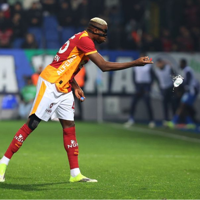 Victor Osimhen'den 15. gol!